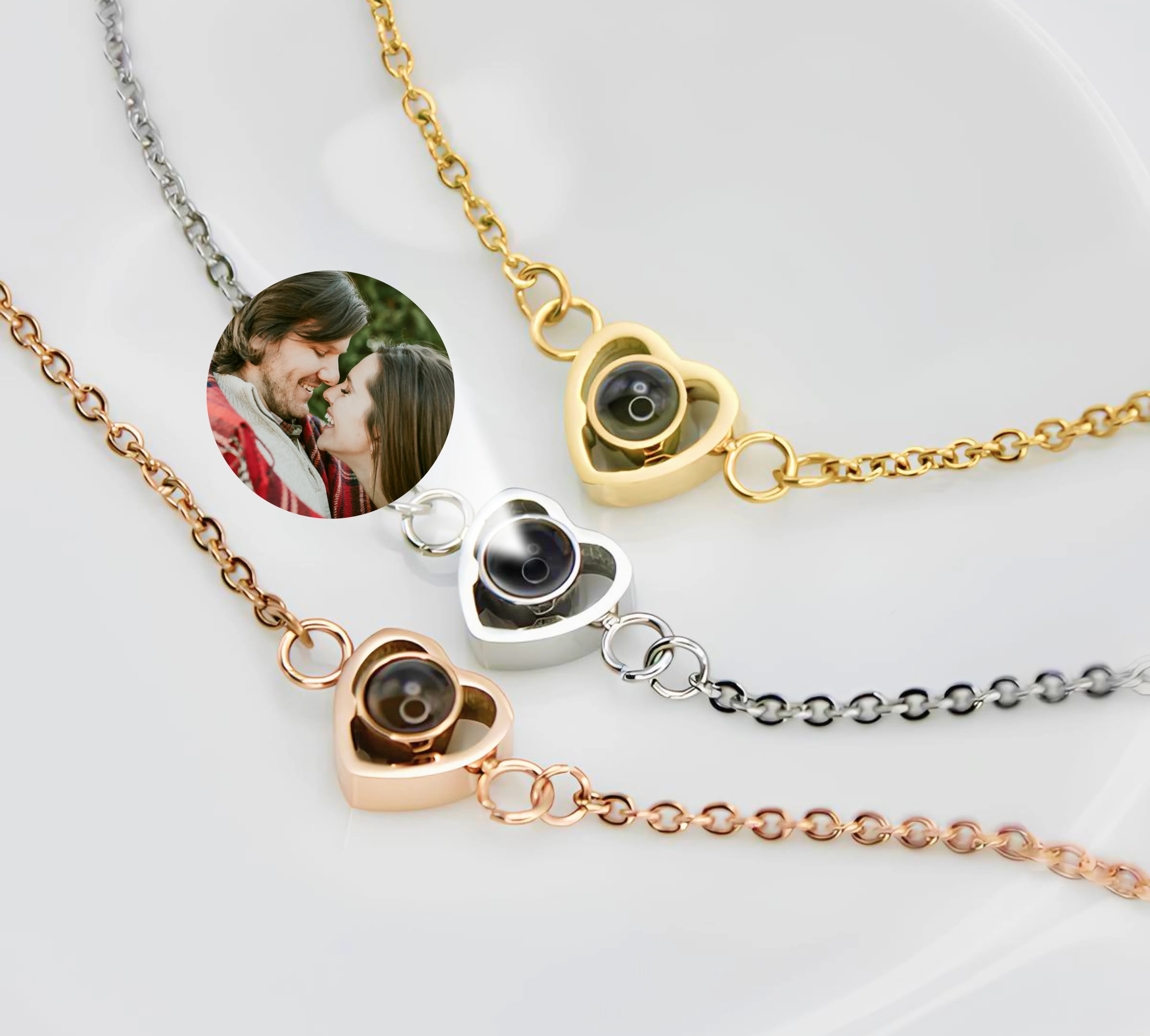 Подарок девушке стальной браслет-знак бесконечность и сердце с фото