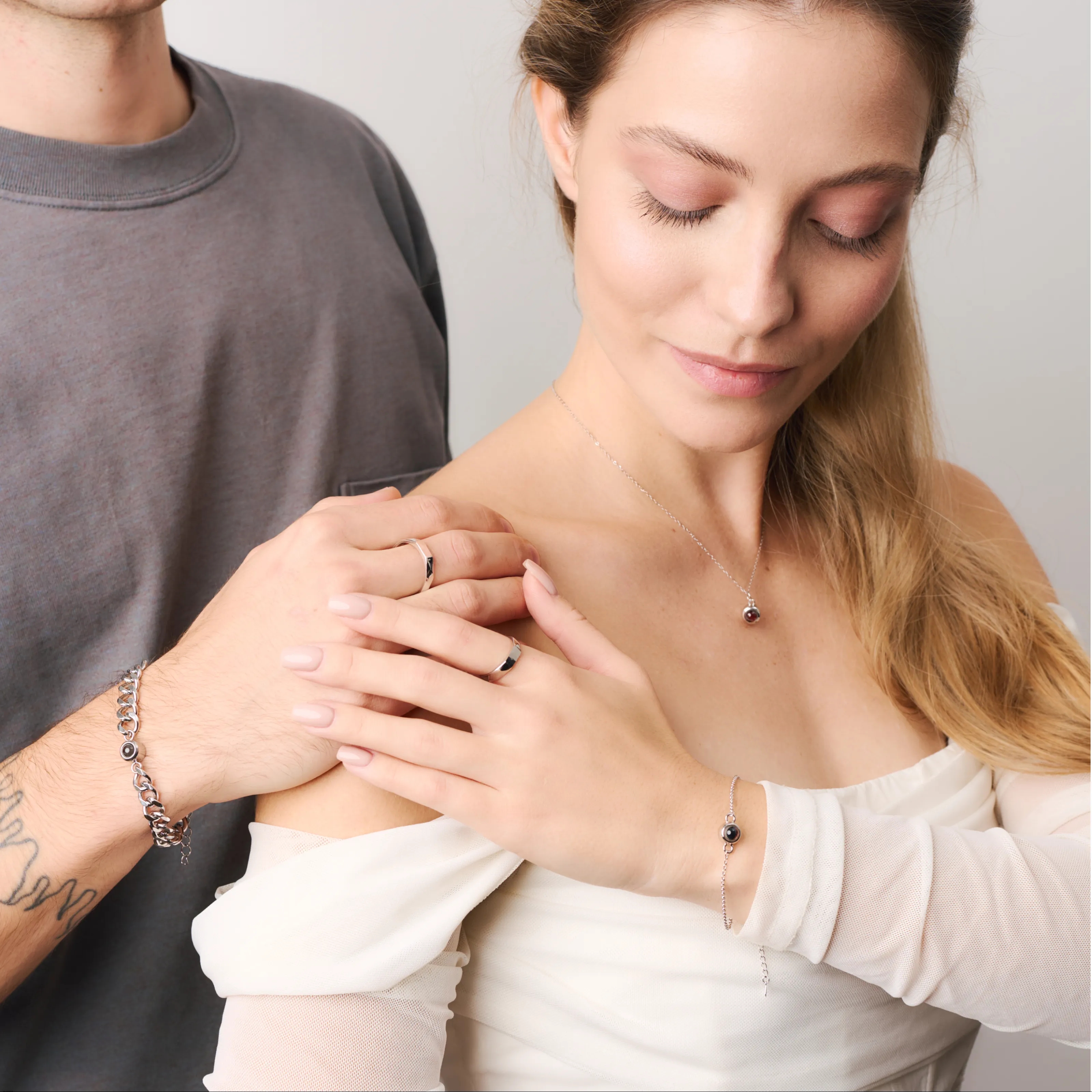 Браслет с подвеской-шариком из нержавеющей стали