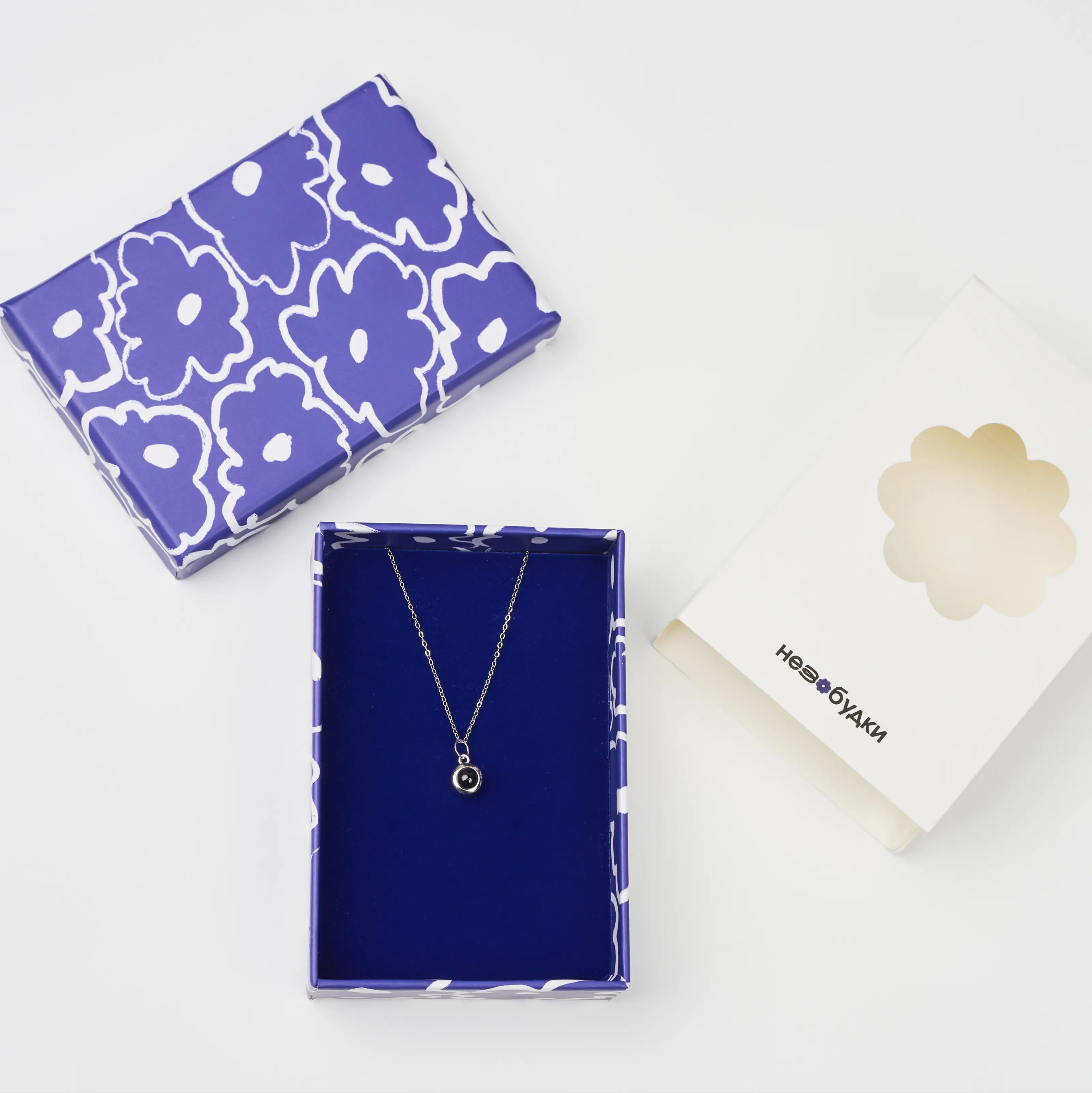 Браслет с одинарным шариком в минималистичном стиле