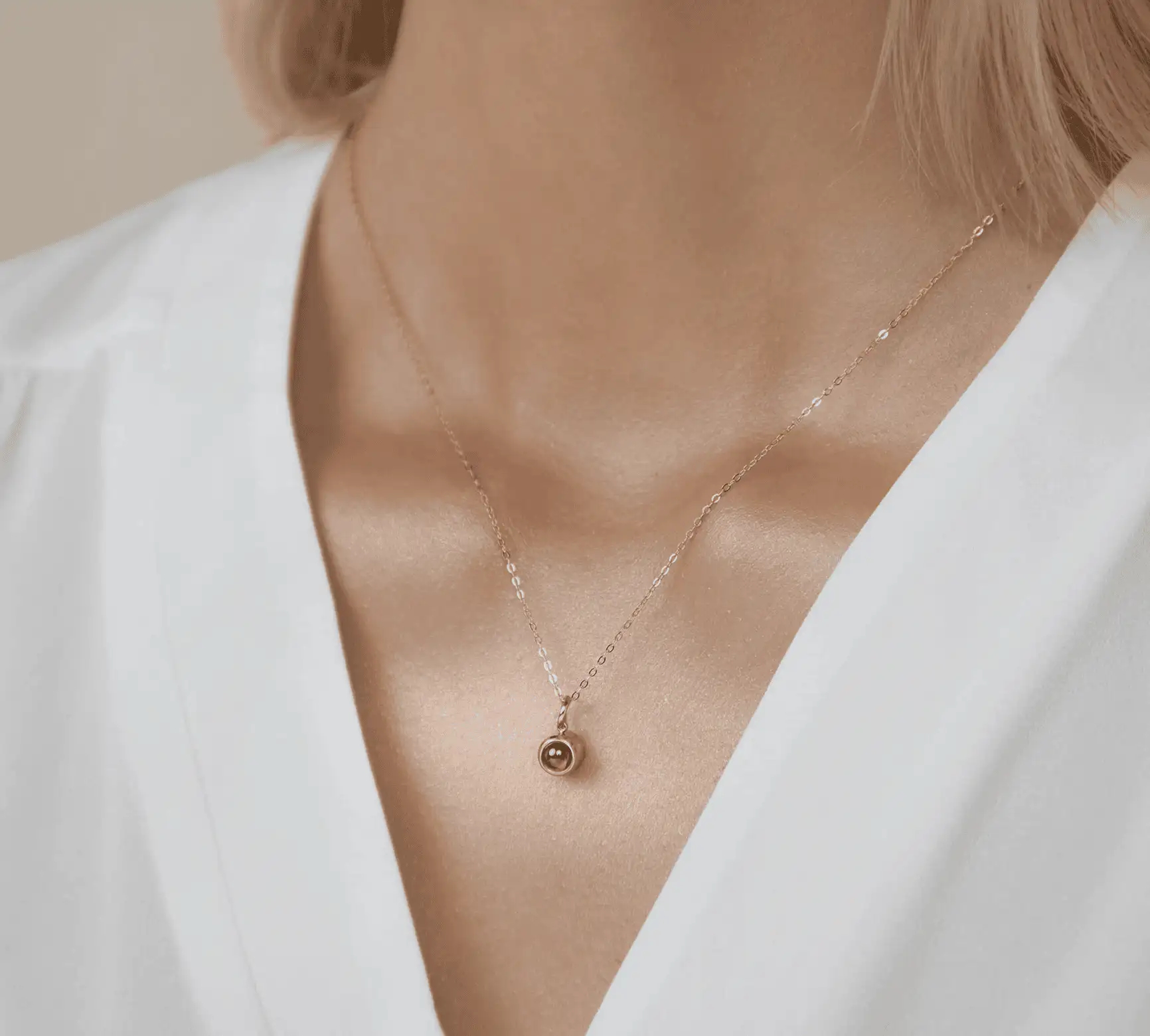 Именной кулон с проекцией — украшение с памятью в каждой детали