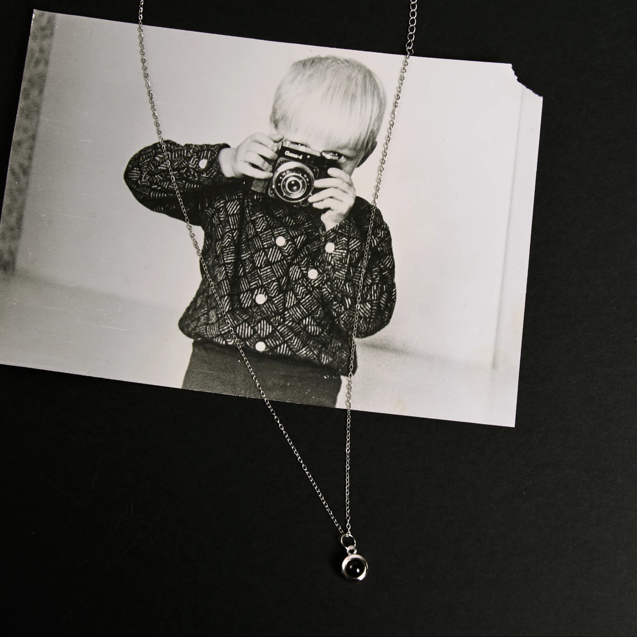Браслет с кулоном-шариком под серебро универсальный аксессуар