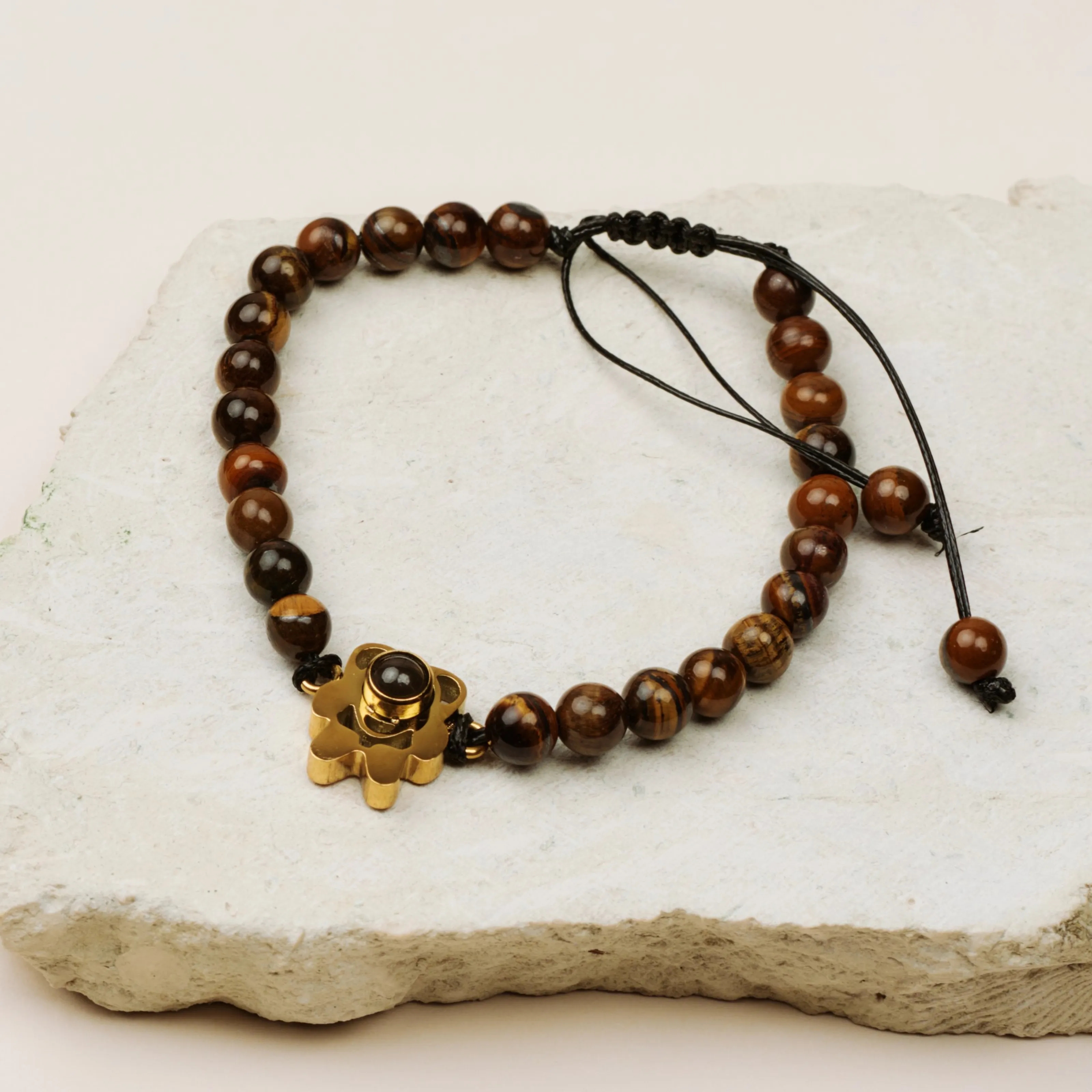 Браслет тигровый глаз амазонит лапка и защитная энергетика