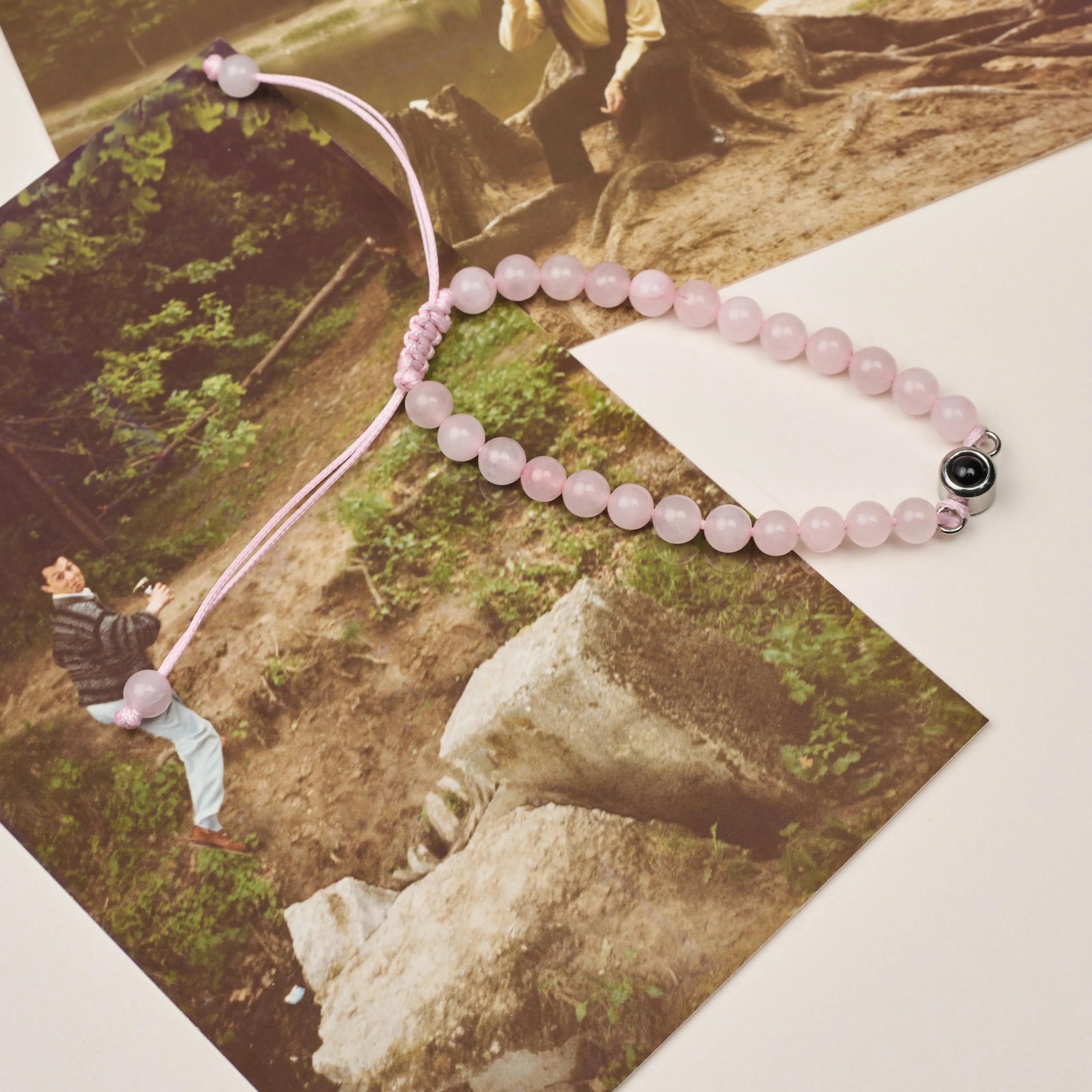 Браслет розовый кварц с лапкой