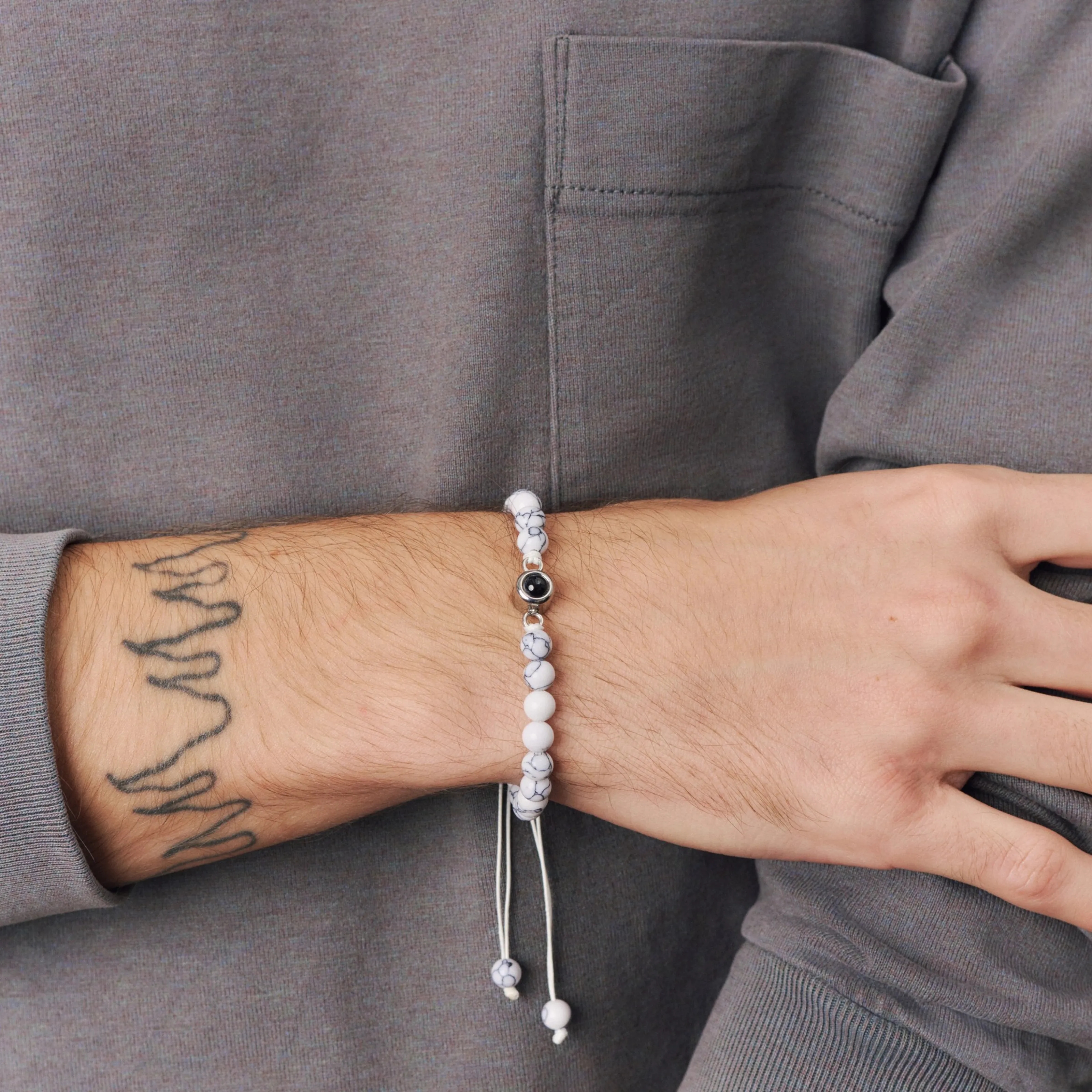 Светлый браслет на подарок