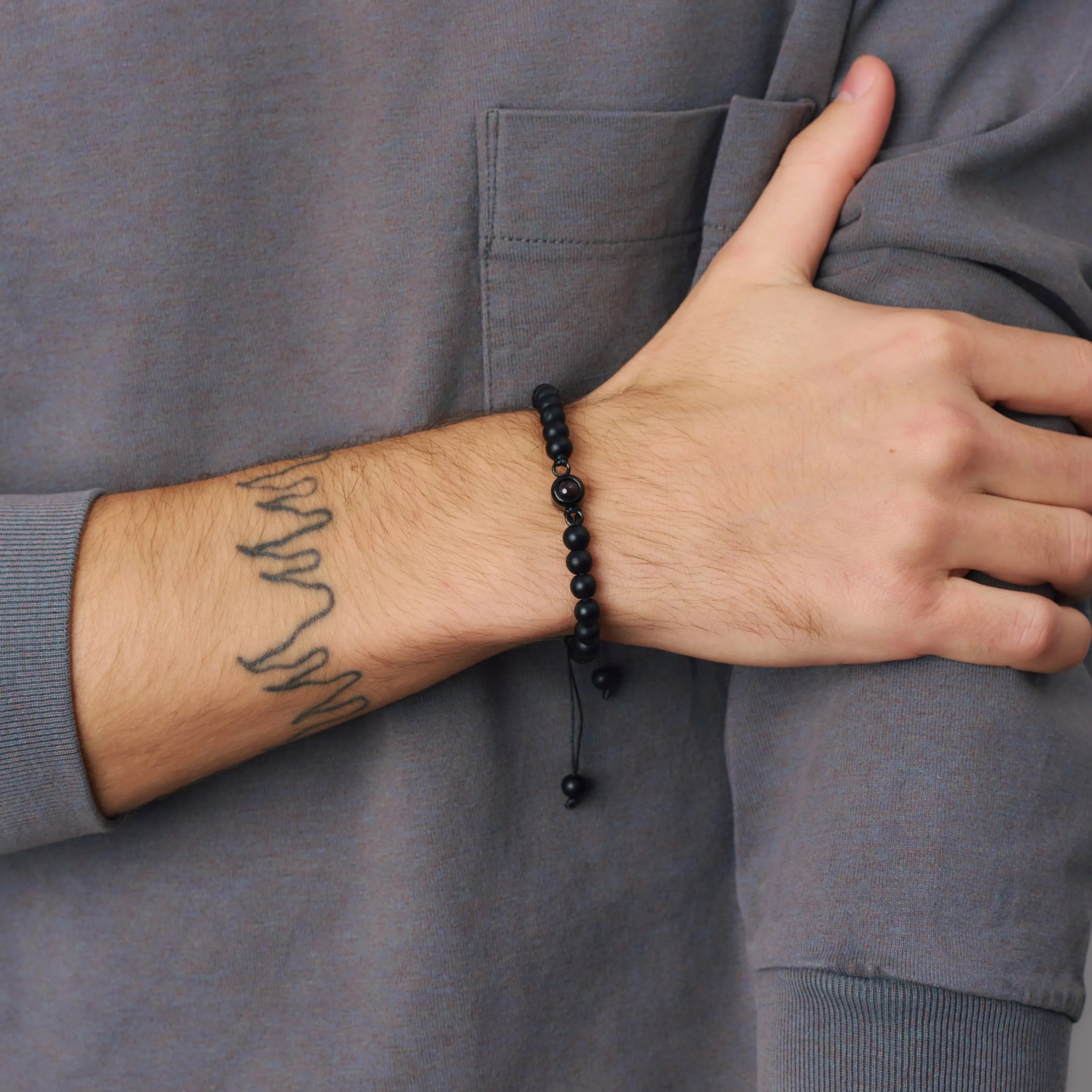 Стильный браслет чёрный агат для тех, кто верит в энергию камней
