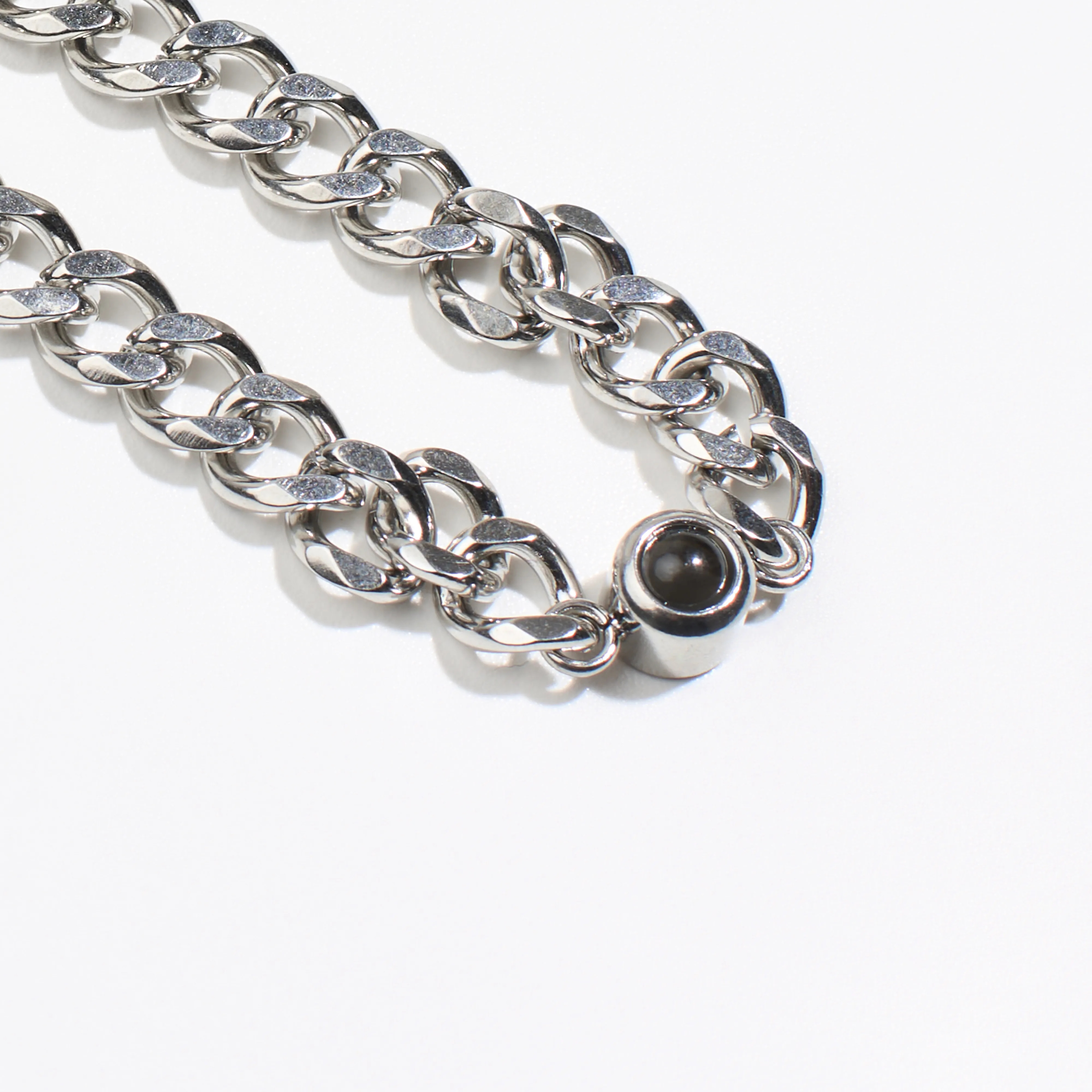 Подарок мужчине браслет с гравировкой и личным фото