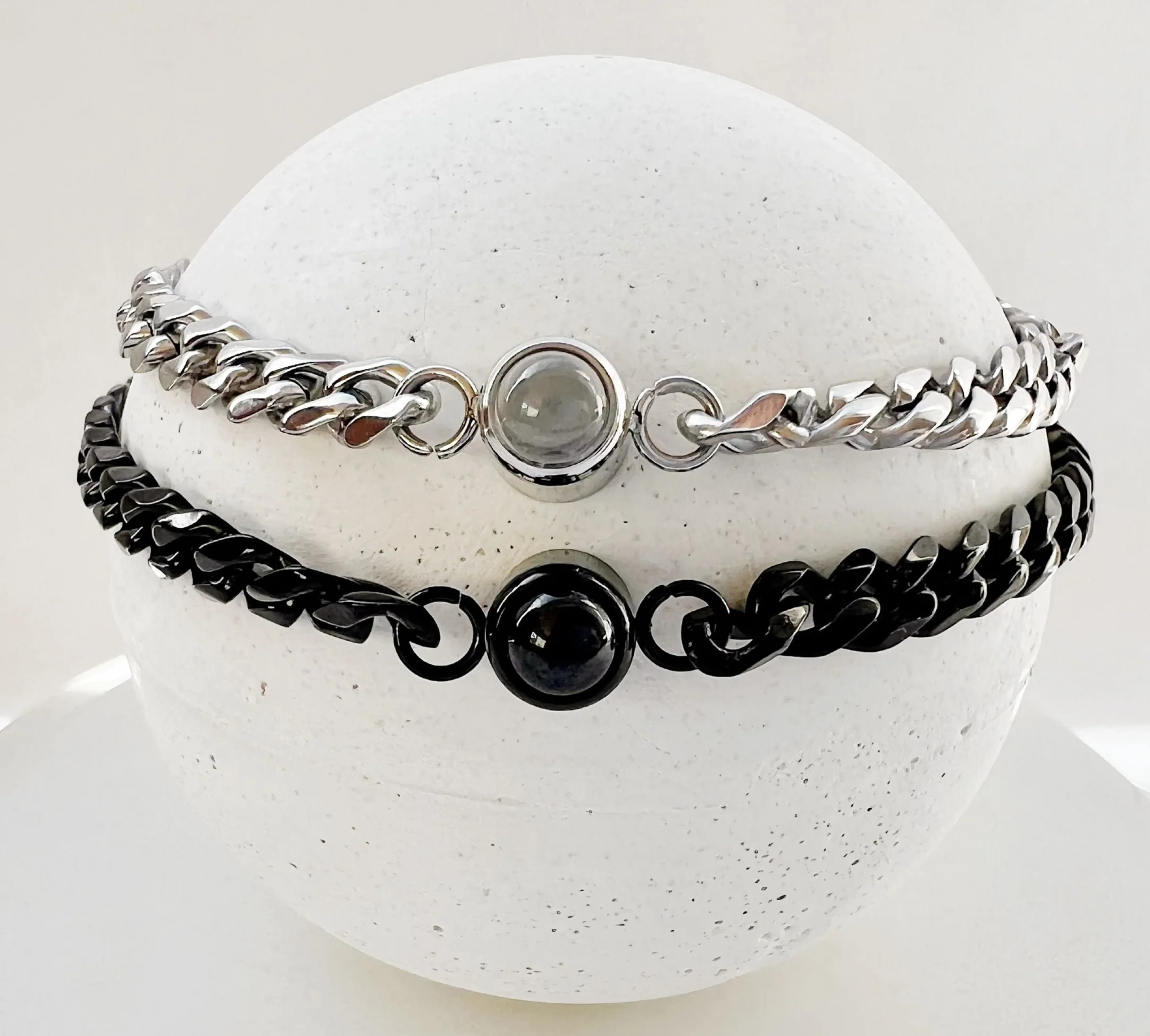 Стильный мужской браслет с фото и гравировкой на пластине