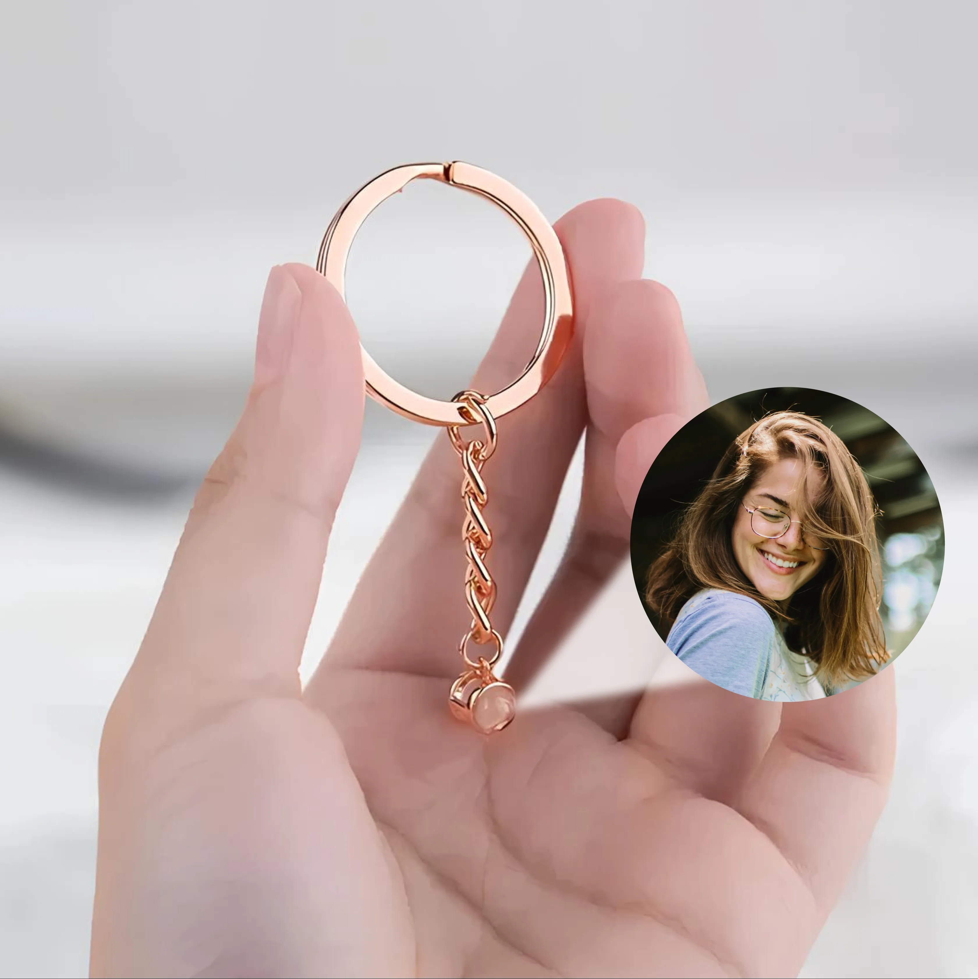 Подарок на 14 февраля брелок шар с вашей общей фотографией