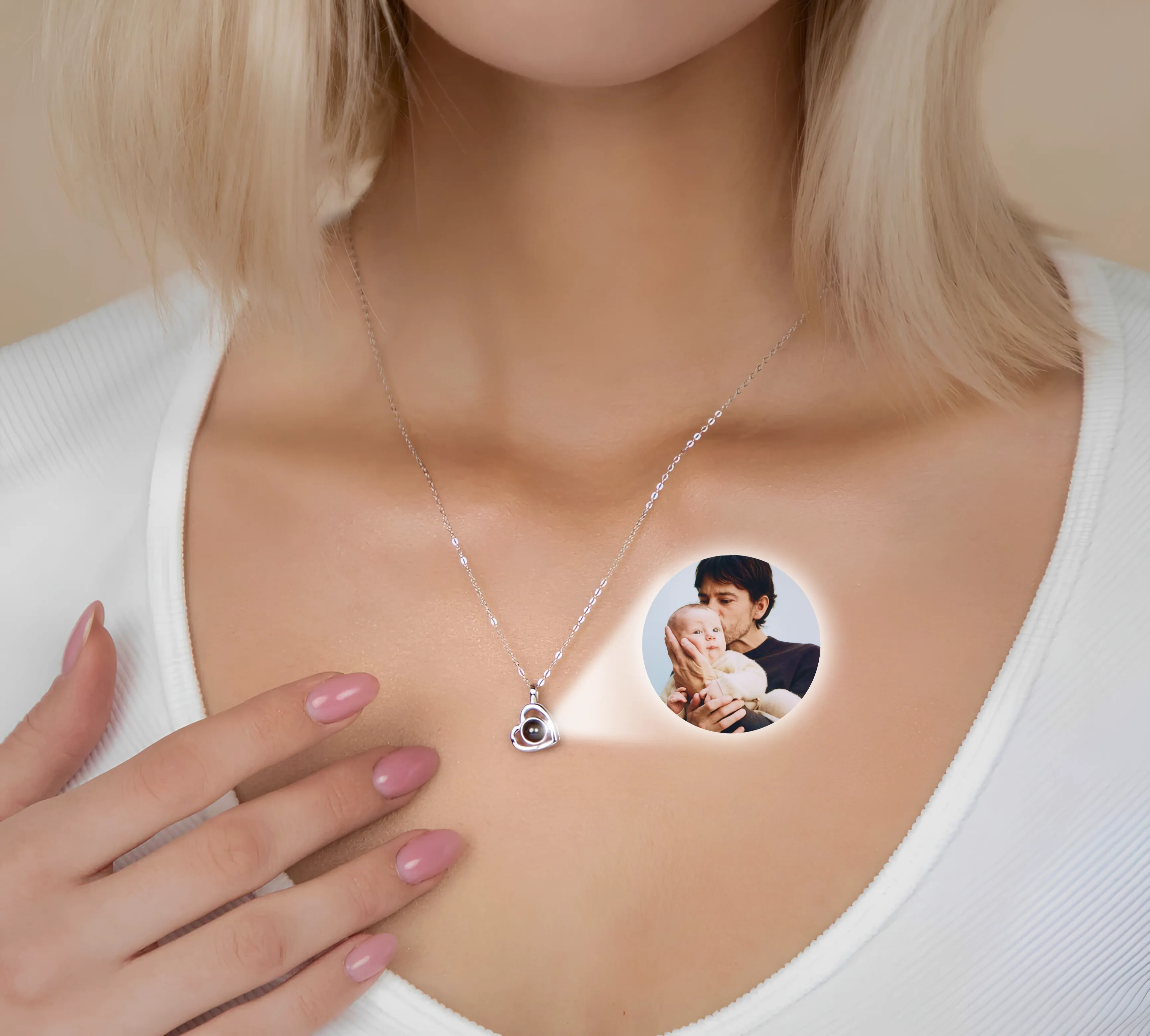 Минималистичная подвеска-сердечко со скрытой гравировкой