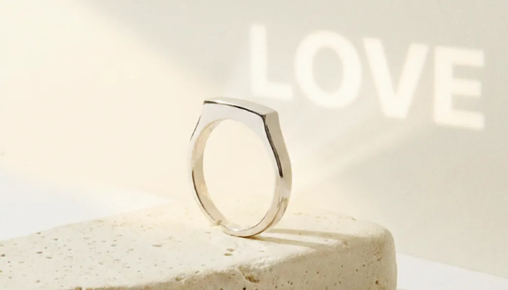 Серебряное Рефлектвиное Кольцо с световой проекцей Love